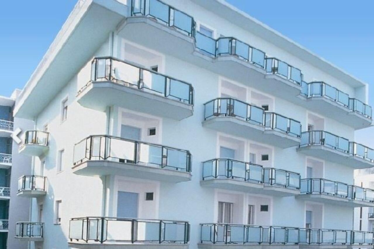 Hotel Chic Cattolica Esterno foto