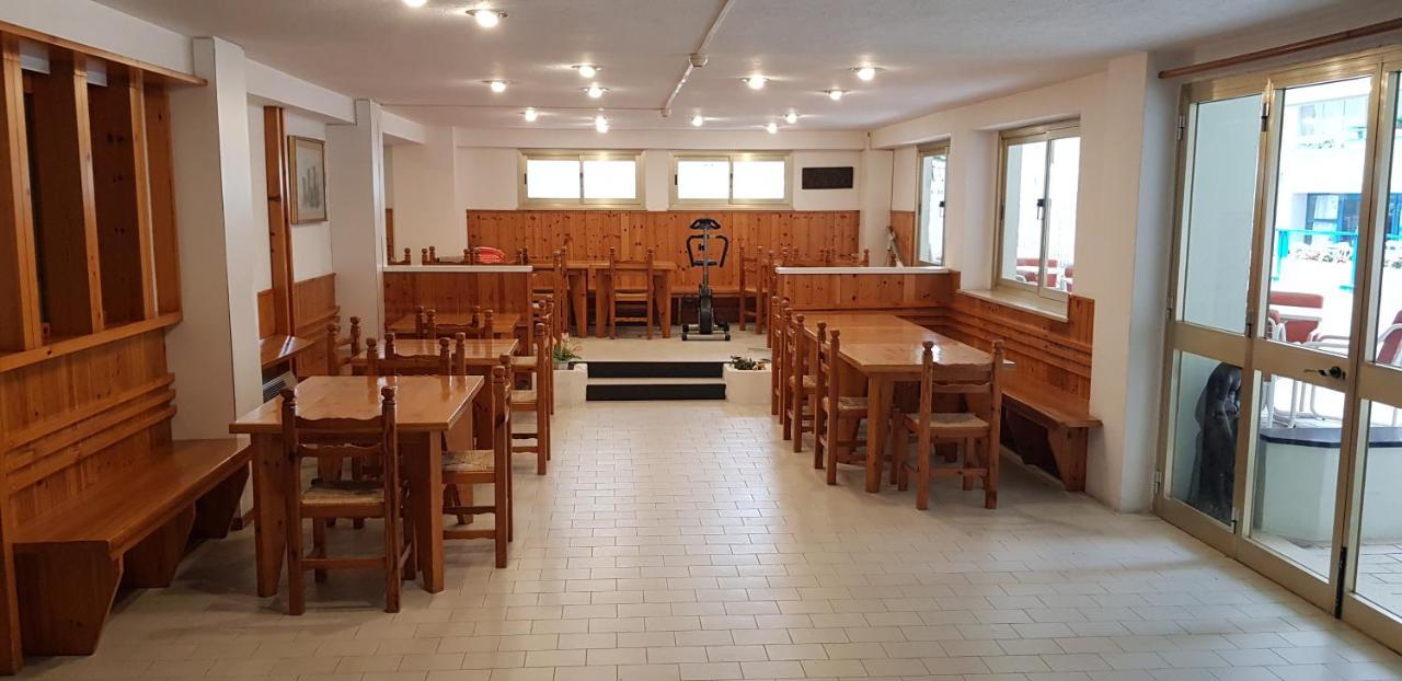 Hotel Chic Cattolica Esterno foto