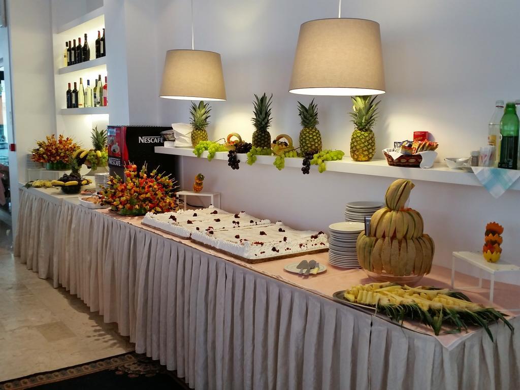 Hotel Chic Cattolica Esterno foto