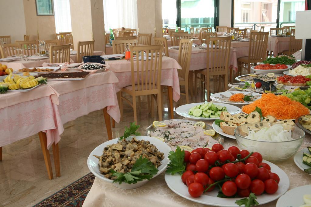 Hotel Chic Cattolica Esterno foto