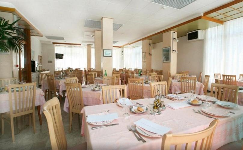 Hotel Chic Cattolica Esterno foto